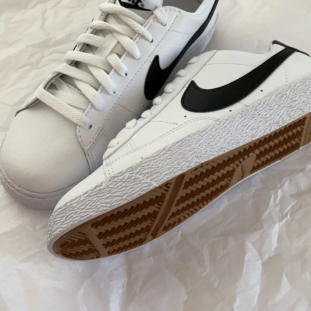 New Nike blazer low black swoosh sneakers shoes - Picture 5 of 8